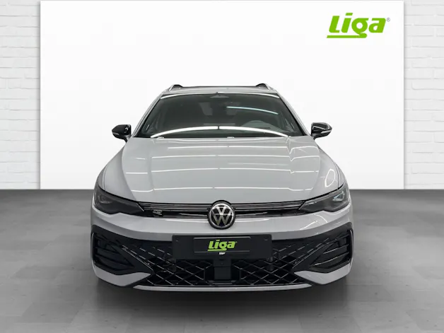 VW Golf VIII Variant 2.0 TSI R-Line DSG 4motion