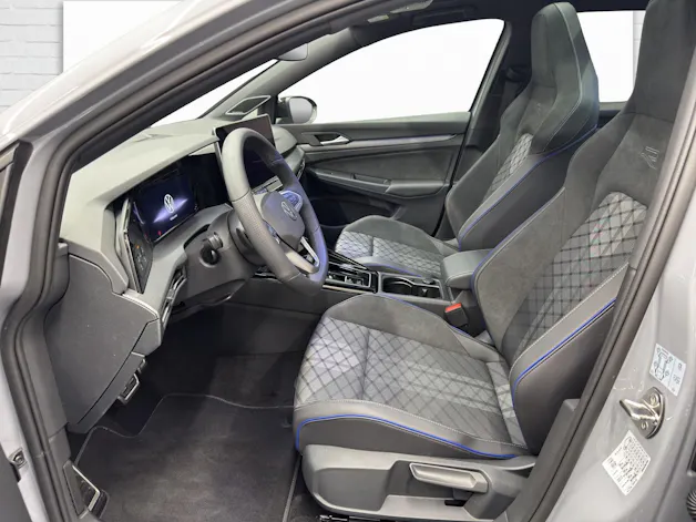 VW Golf VIII Variant 2.0 TSI R-Line DSG 4motion