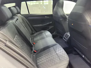 VW Golf VIII Variant 2.0 TSI R-Line DSG 4motion