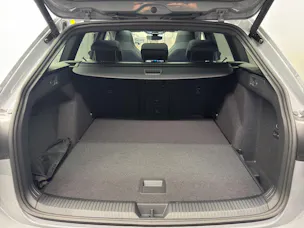 VW Golf VIII Variant 2.0 TSI R-Line DSG 4motion