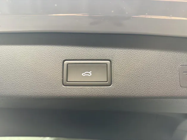 VW Golf VIII Variant 2.0 TSI R-Line DSG 4motion