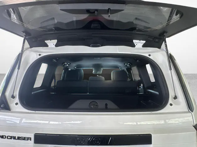 Toyota Land Cruiser 2.8 D 48V Style