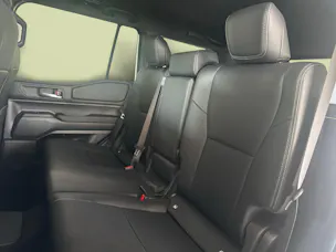 Toyota Land Cruiser 2.8 D 48V Style