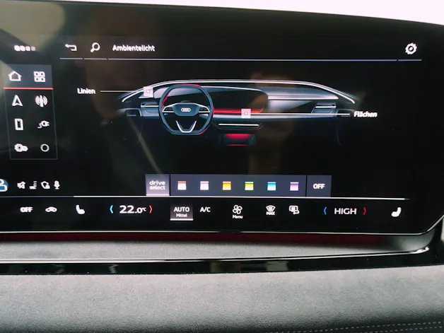 Audi Q6 e-tron S line quattro