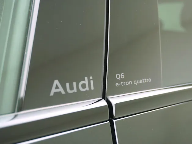 Audi Q6 e-tron S line quattro