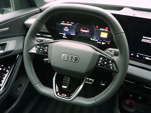 Audi Q6 e-tron S line quattro