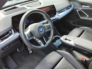 BMW X1 30e xDrive paddles