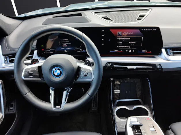 BMW X1 30e xDrive paddles