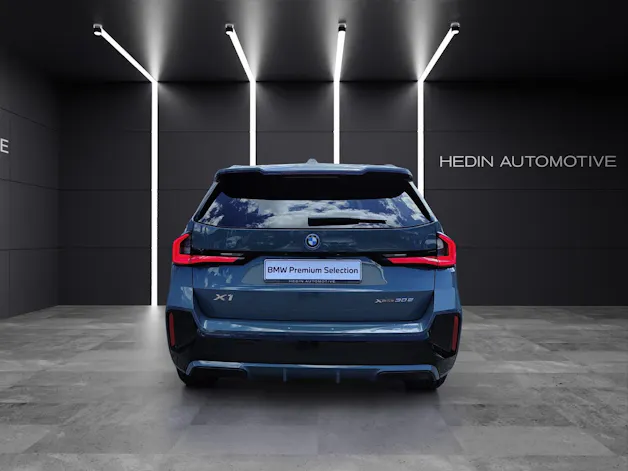 BMW X1 30e xDrive paddles