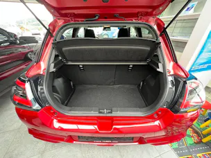 Suzuki Swift 1.2 Sakura Hybrid