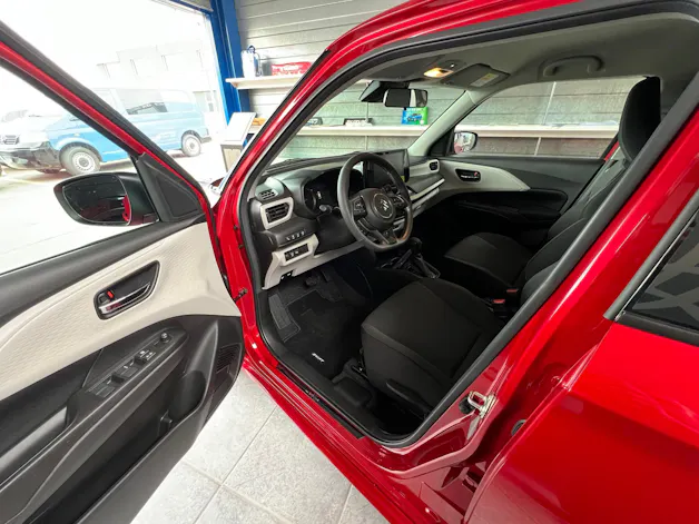 Suzuki Swift 1.2 Sakura Hybrid