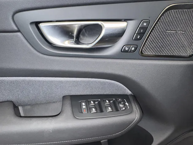 VOLVO XC60 2.0 T8 TE Black Edition eAWD
