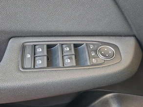 https://vehicle.imgix.net/4348525/ae8b7c03-f12a-42e1-8b48-2e216adc815e.jpg