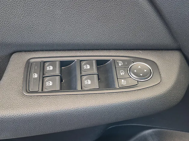 Mitsubishi Colt 1.6 HEV Instyle / ab 3,99% Leasing bei Abschluss einer Protect Autoversicherung
