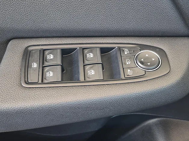 Mitsubishi Colt 1.6 HEV Instyle / ab 3,99% Leasing bei Abschluss einer Protect Autoversicherung