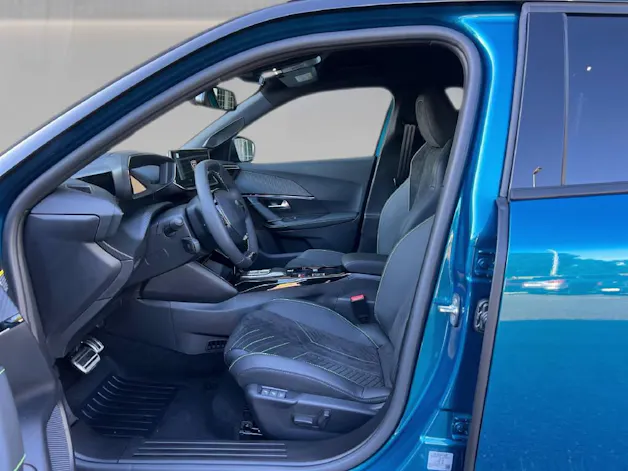 Peugeot 2008 1.2 Hybrid 145 GT