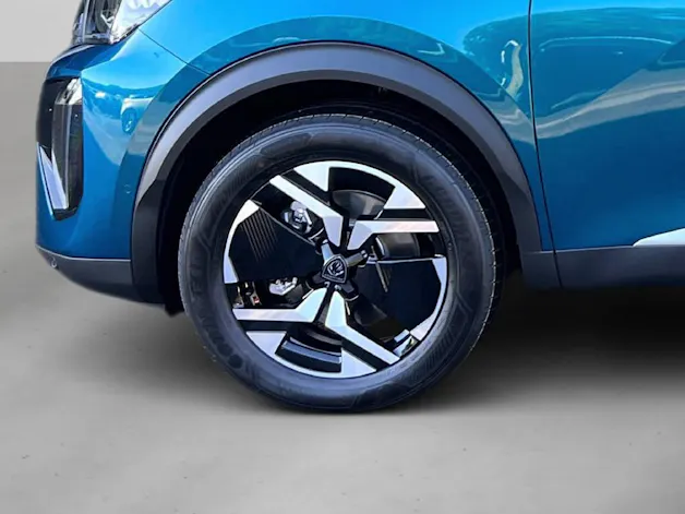 Peugeot 2008 1.2 Hybrid 145 GT