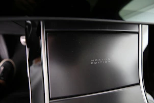 Fahrzeugbild LAND ROVER Range Rover Evoque 1.5 T 270e Hoxton Edition