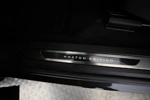 Fahrzeugbild LAND ROVER Range Rover Evoque 1.5 T 270e Hoxton Edition