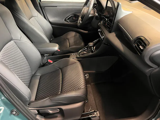 Toyota Yaris 1.5 VVT-i HSD Premium