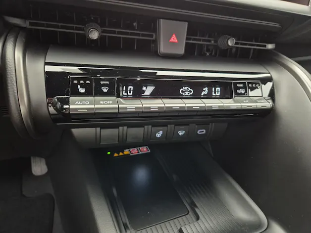 Toyota C-HR 2.0 PHEV Swiss Edition - inkl. Winterräder ab 1.99% Leasing