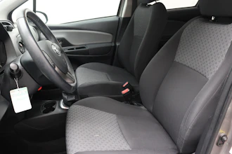 https://vehicle.imgix.net/4348775/31b60f9b-e7af-43b2-bb42-9be1b7f00db1.JPG