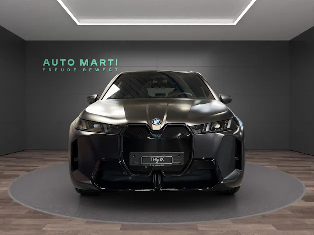 BMW iX xDrive60