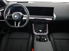 https://vehicle.imgix.net/4348827/db6c33e9-c01c-4efe-a5b1-15a49baea891.jpg