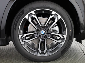 Fahrzeugbild BMW iX1 30 xDrive