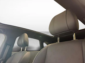 https://vehicle.imgix.net/4348917/1c1f8011-4707-44f7-a75f-d1f5dea6f27e.jpg