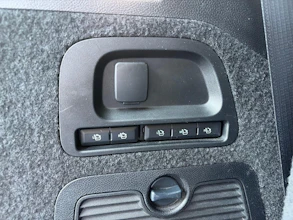 https://vehicle.imgix.net/4348941/3014891b-b61b-41b3-8325-f399cd4e772f.jpg