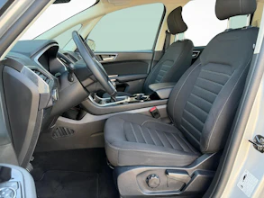 https://vehicle.imgix.net/4348941/8091cbf8-cfcd-4b0c-a1f9-85a65a2fc266.jpg