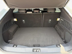 https://vehicle.imgix.net/4348951/29bdd382-7b5b-4bf9-bdcf-e6e2587f9ca4.jpg
