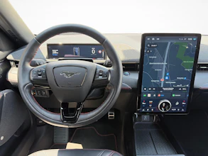 https://vehicle.imgix.net/4348951/4f712268-cdc7-4e22-b832-208edd330748.jpg