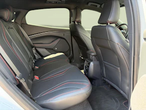 https://vehicle.imgix.net/4348951/a7544536-cbb8-45ac-a4a7-fd309ce322b5.jpg