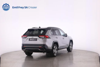 https://vehicle.imgix.net/4348966/fcab19f3-c713-43bc-95b9-74a71f1e4453.jpg