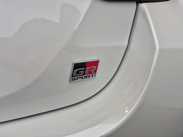 Toyota Yaris 1.5 VVT-i HSD GR Sport - ab 2.99% Leasing