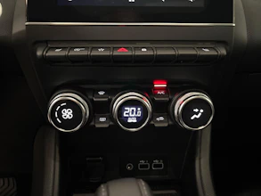 https://vehicle.imgix.net/4348994/7b9d3966-9fa7-435a-b5ff-a0cb31099760.jpg