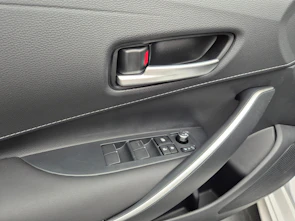 Fahrzeugbild TOYOTA Corolla 2.0 HSD Swiss Edition - ab 1.99% Leasingzins