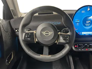 Mini Cooper SE J01