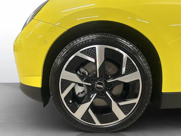 Mini Cooper SE J01