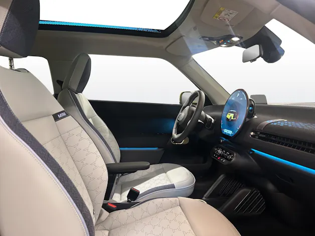 Mini Cooper SE J01