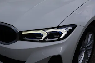 BMW 320d xDrive Touring * Elektrische Sitzverstellung mit Memory * Panorama * AHK * Head-Up Display *