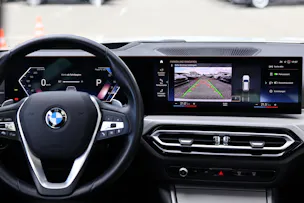 BMW 320d xDrive Touring * Elektrische Sitzverstellung mit Memory * Panorama * AHK * Head-Up Display *