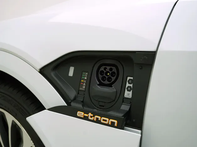Audi e-tron 55 S Line quattro