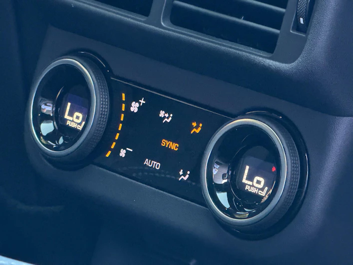 Fahrzeugbild LAND ROVER RANGE ROVER VELAR