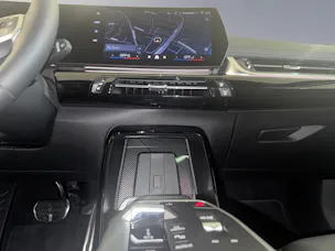 BMW X1 30e xDrive paddles