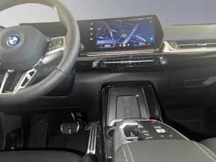 BMW X1 30e xDrive paddles
