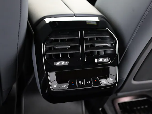 BMW iX xDrive60