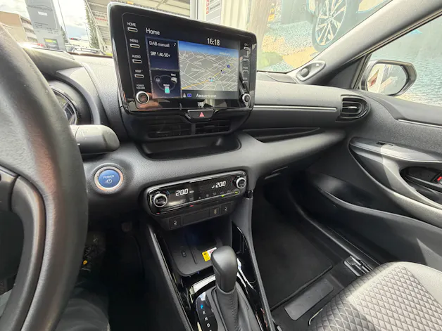 Toyota Yaris 1.5 VVT-i HSD Style